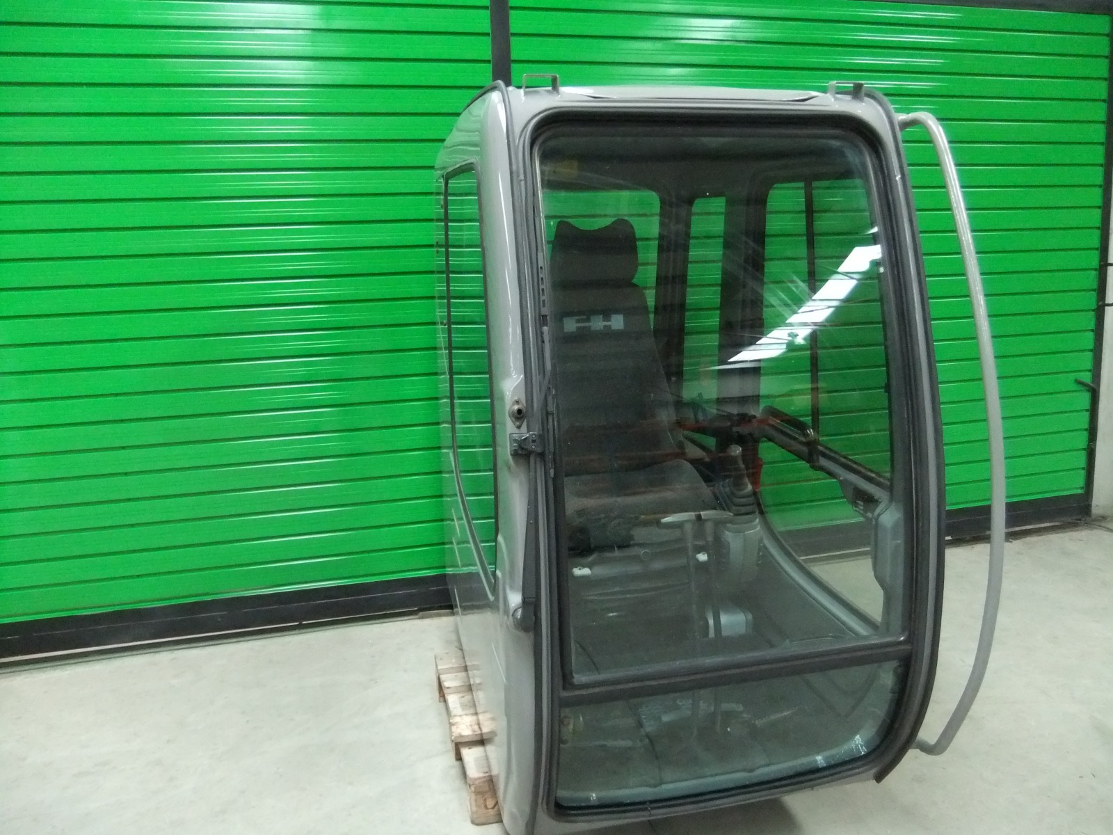 Cab  Other FIAT-HITACHI EX215 71466300