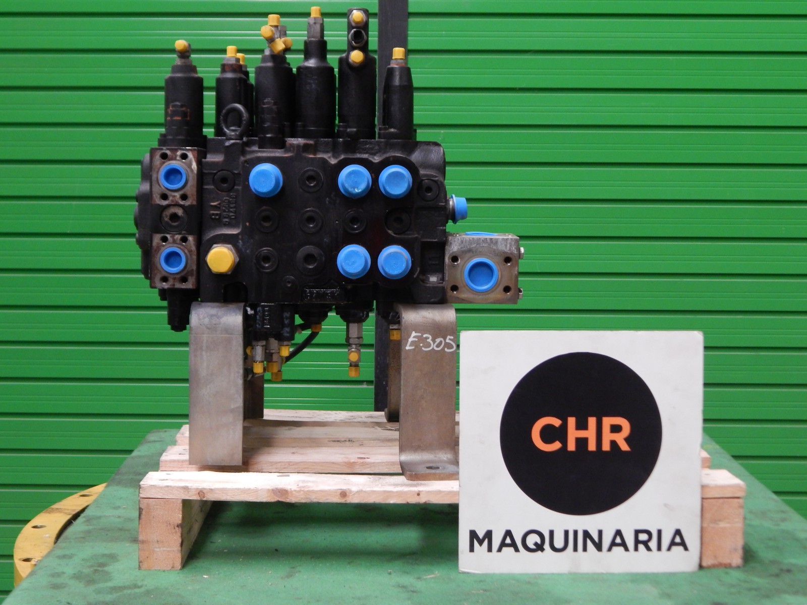 Hydraulics FIAT KOBELCO E215 EVOLUTION YN30V00071F3