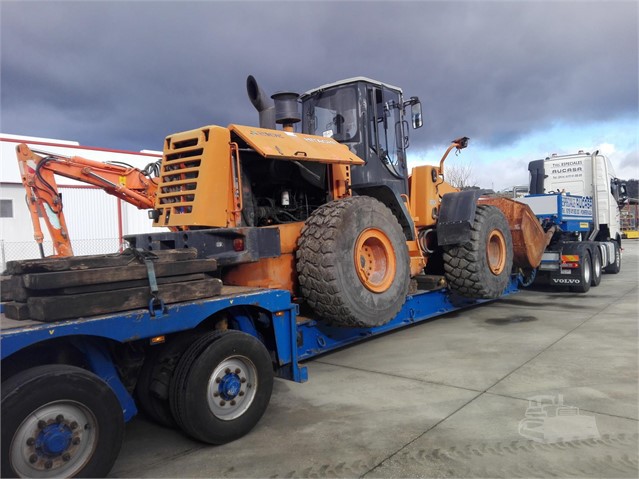 Cargadoras de ruedas HITACHI LX210E (2004)